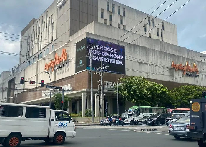 Gentry Manor 1br With Balcony Near Okada - 6a * Manila